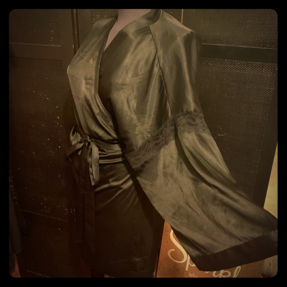 Black VS robe
